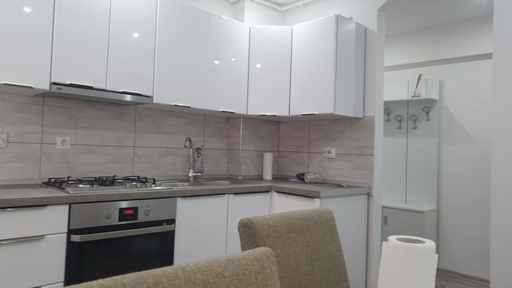 Vând apartament cu doua camere Vitrometan strada Alba Iulia
