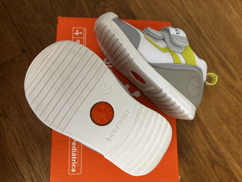 Pantofi Biomecanics marimea 18