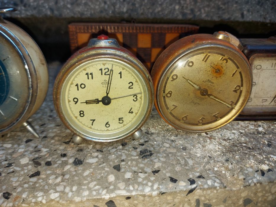 Часовници ръчни и будилници