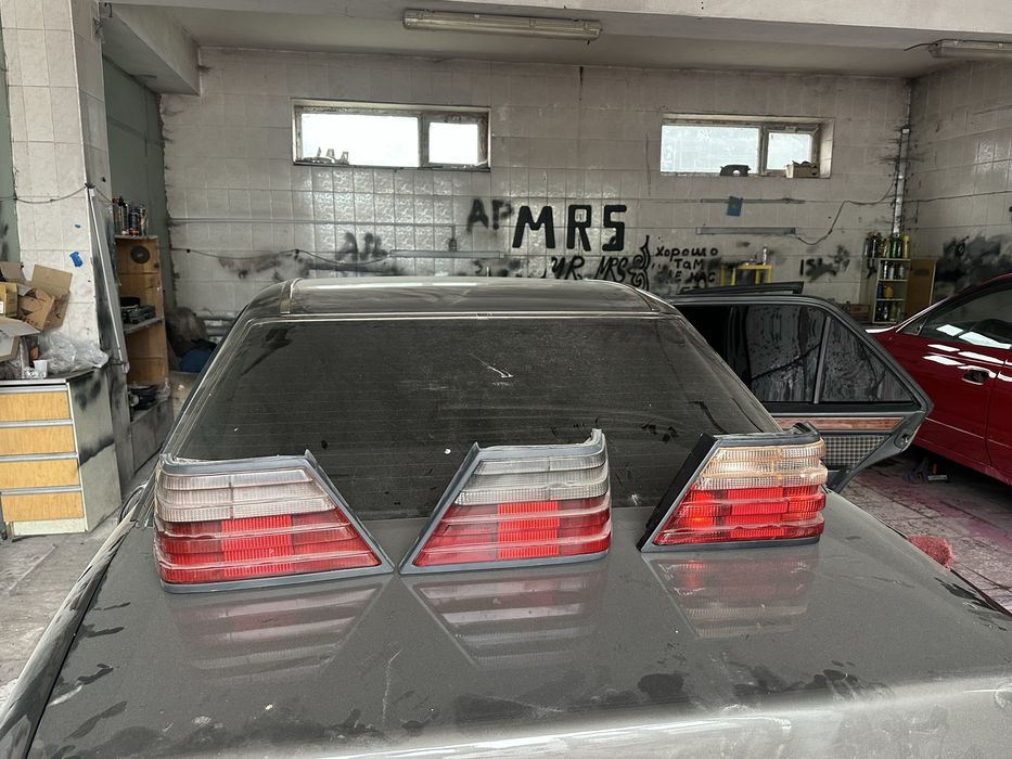Продам задние фары мерс 124