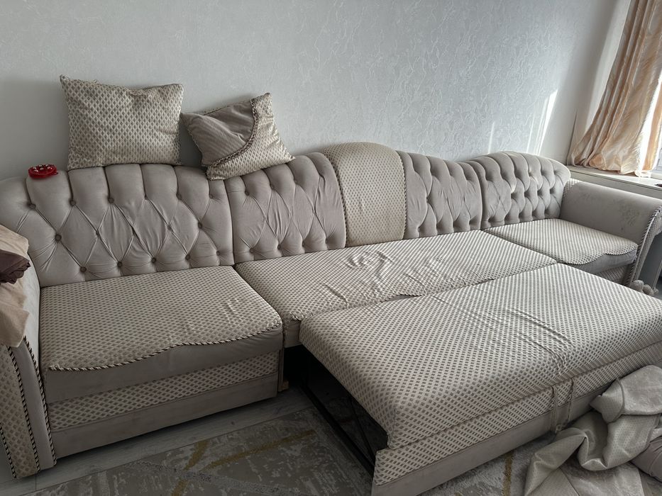 Продоется диван 4метр