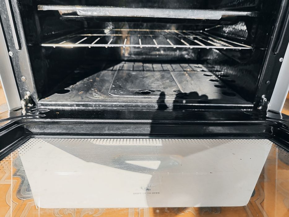 Fiesta gaz plitasi sotiladi. Chet el maxsuloti yangi