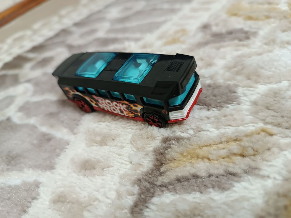 Машинки hot weels