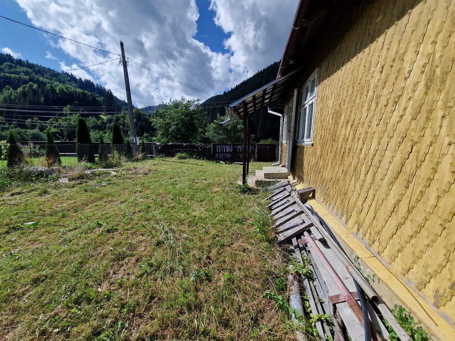 Teren cu casa de vanzare,Câmpulung Moldovenesc,strada Izvorul Alb