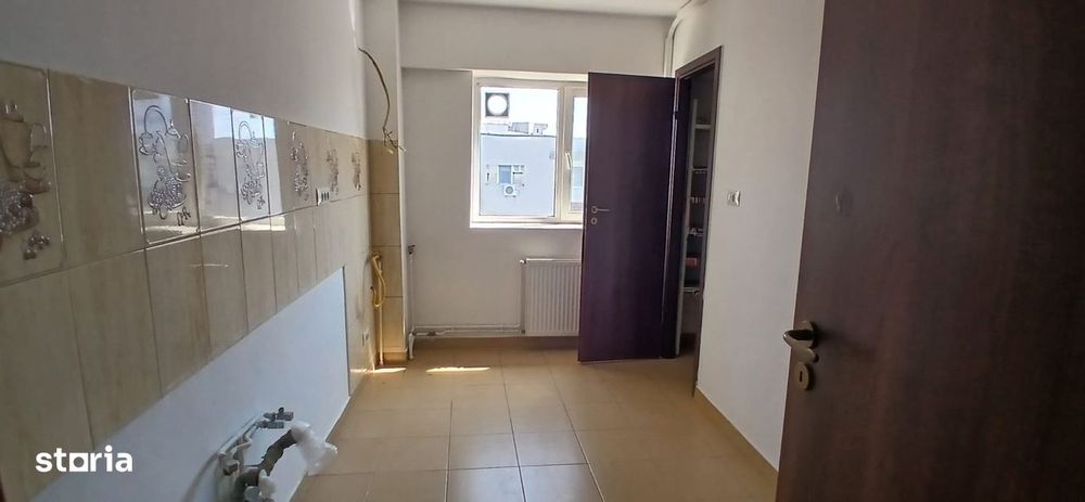 Metrou Academia Militara, 2 camere decomandat, zona Panduri - Marriot