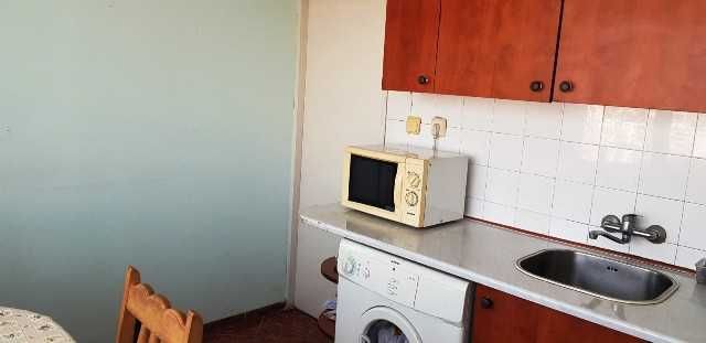 отдавам под наем обзаведена стая в Х.Димитър