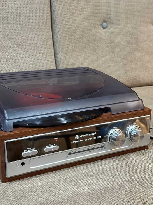 Pick-up cu radio AM-FM Soundmaster PL-186