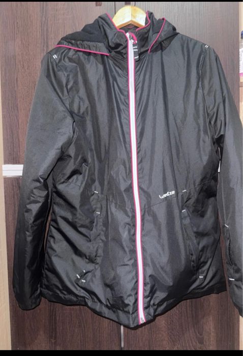 Geaca de schi impermeabila , anuntul se vinde  pe Vinted