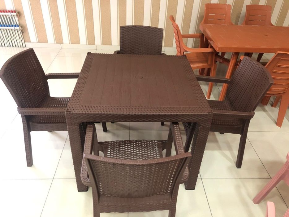 пластиковые столы и стулья plastmassa