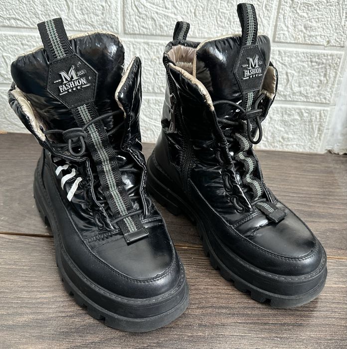 Продаю зимние сапоги , натуралка 36 размера