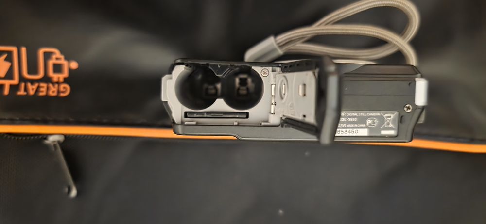 Sony DSC-S930 steadyshot