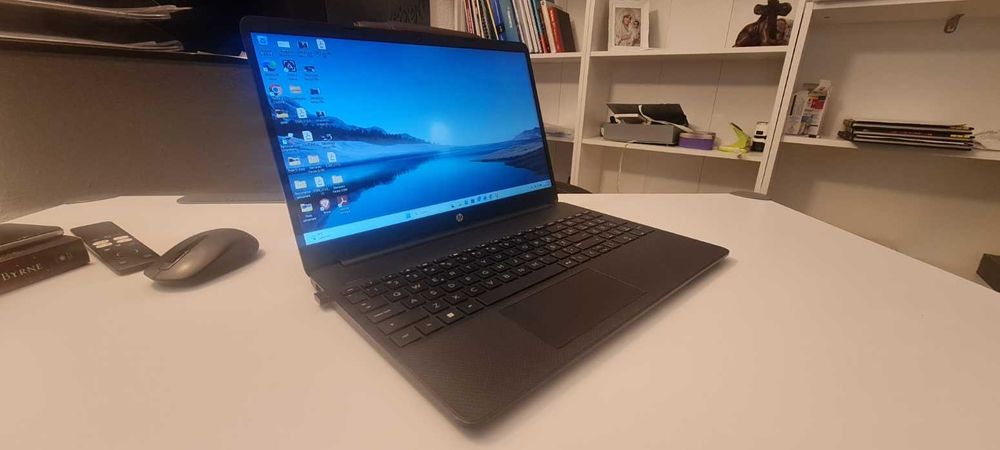 Laptop HP 15s-fq5038nq