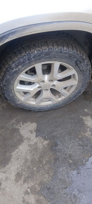 Резина зимняя 225/60/18