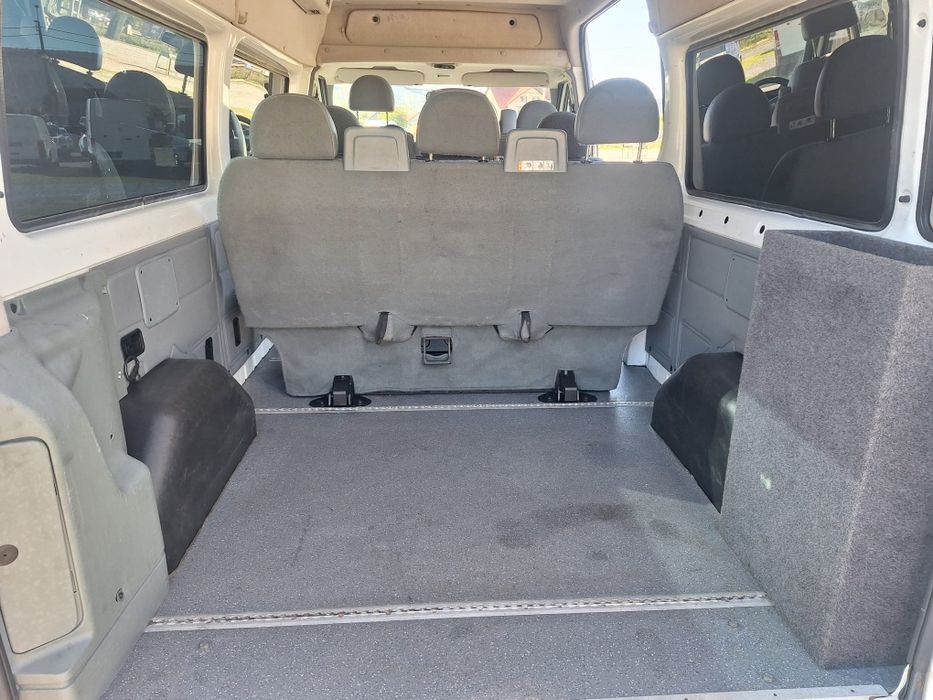 Ford tranzit 2,2 tdi 8+1 Locuri  2010