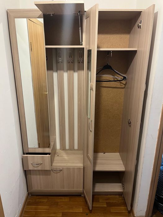 Шкаф в прихожую.