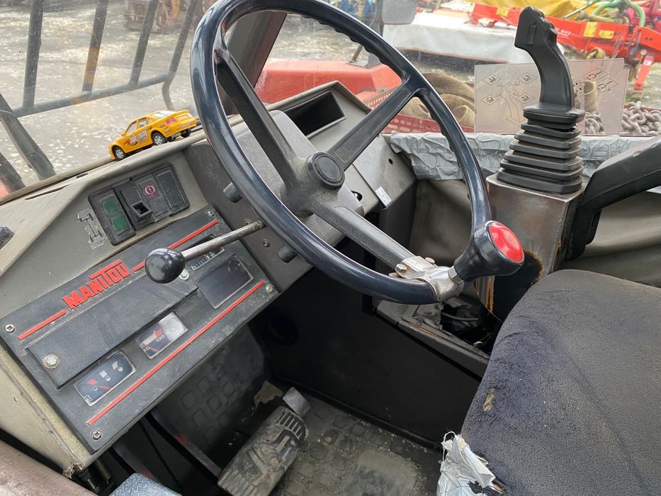 Incarcator frontal Manitou MLT 626