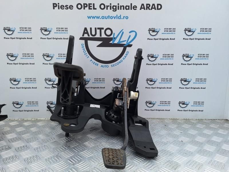 Pod pedalier ambreiaj si frana Opel Astra J facelift