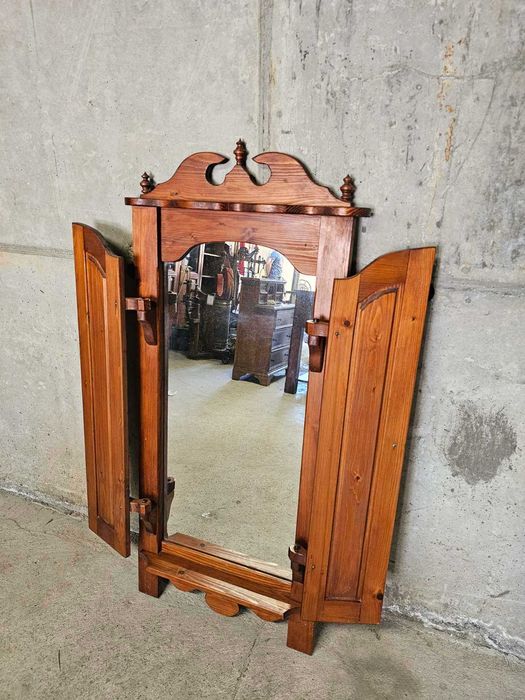 Конзолна витрина за стена в стил Рустик