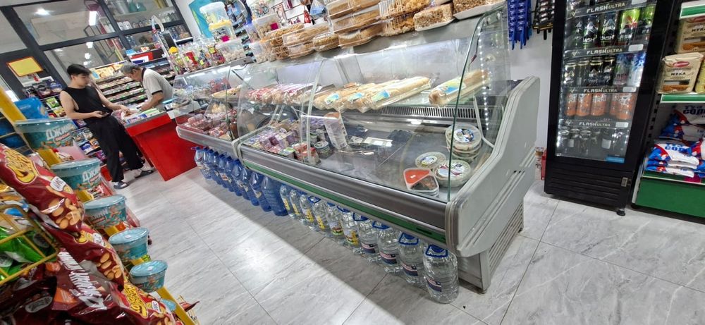 витринный холодильник