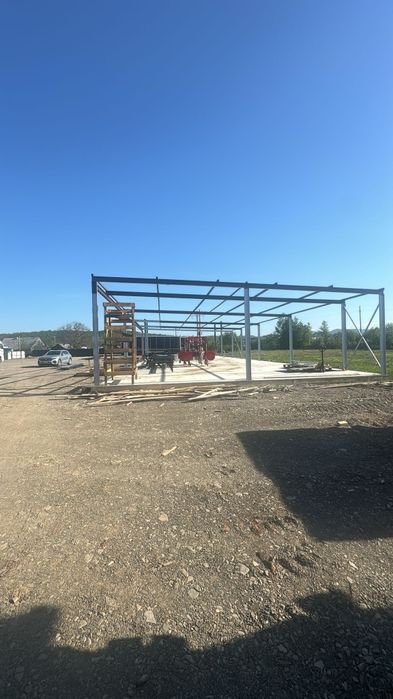 Vând hală metalica