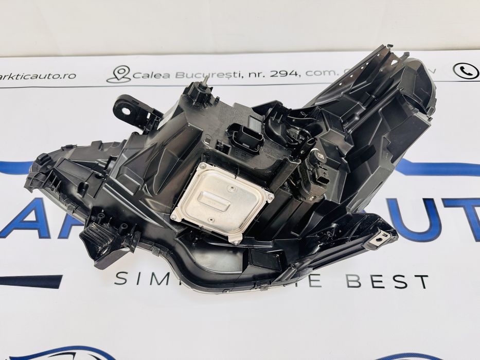 Far dreapta led Renault CLIO V model dupa 2019 cod 260100902R