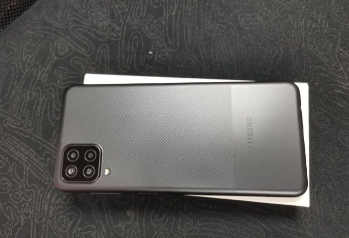 Samsung A12 128gb Може и бартер за друг телефон