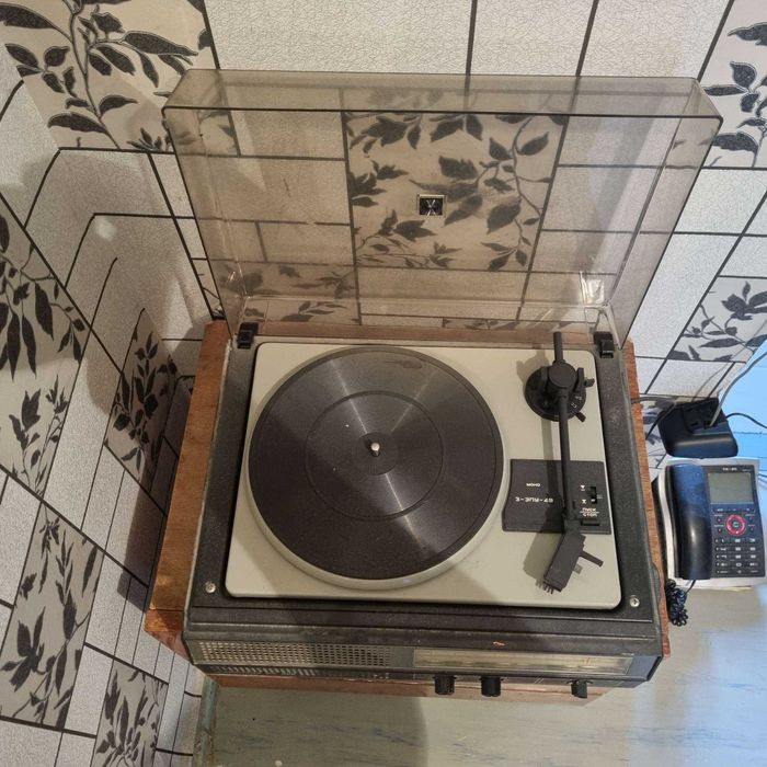 радиола "Серенада РЭ-308" - Проигрыватель пластинок