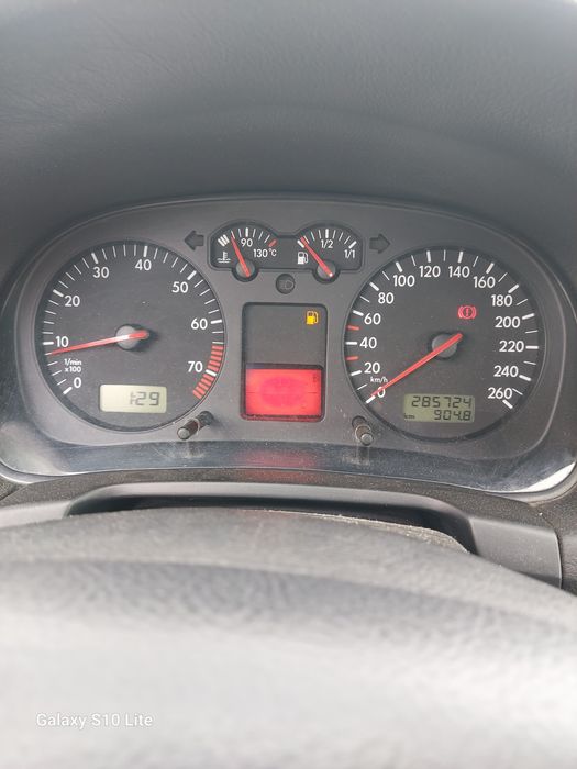 Vând VW golf 4 1.6 16 V ,2001