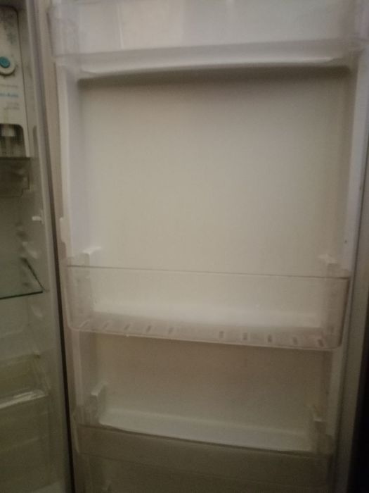 Продам холодильник а хорошем состоянии на ремонте не был работает хоро