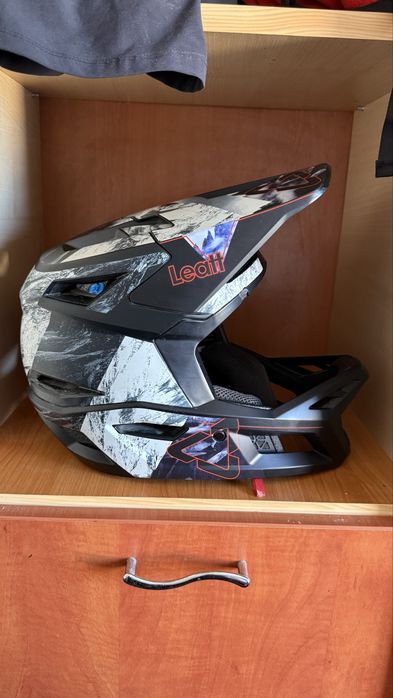 Casca MTB Full Face LEATT Gravity 4.0 V23 Alpine – mărimea M