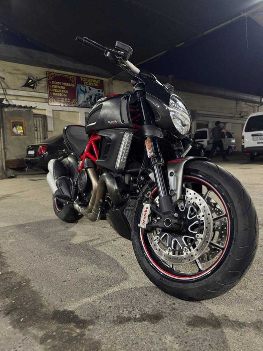 Ducati Diavel Carbon