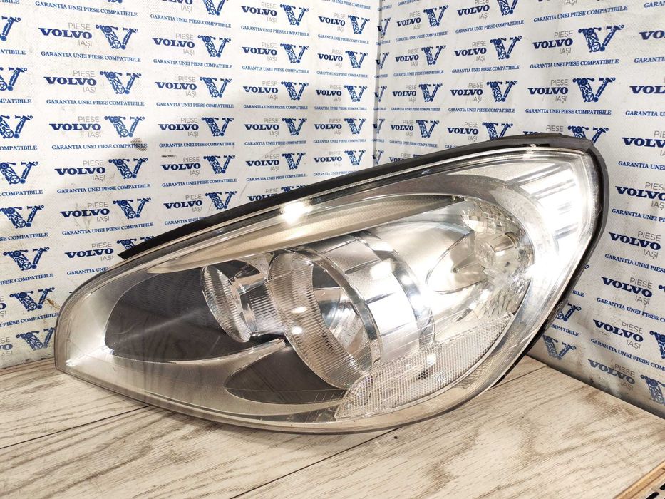 Far HALOGEN STANGA original VOLVO S60 V60 2010 - 2013