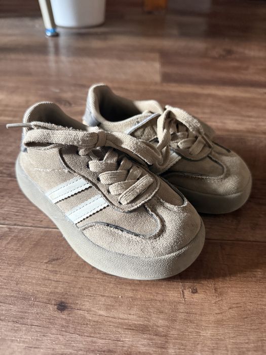 Продам кроссовки 28размер