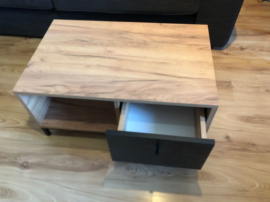 Холна маса с чекмедже