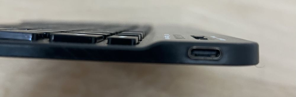 Tastatura bluetooth subtire, incarcare USB-C