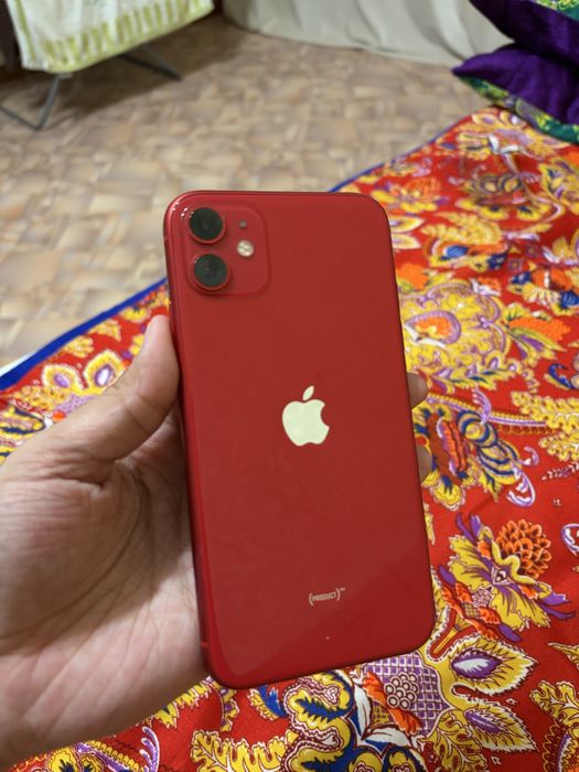 Продам 11 айфон, ios 18,5