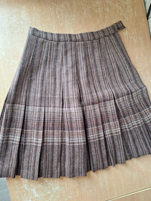 Fustă din lână cu pliuri