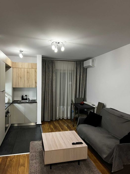 Vand studio zona Coresi