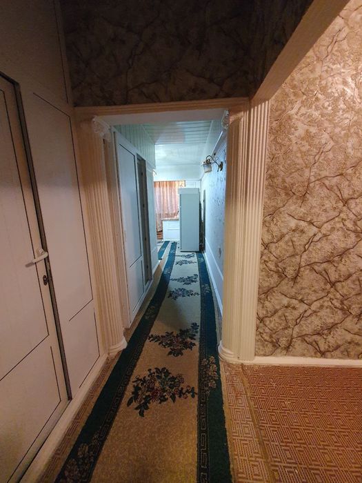 Продаётся 4 комнатная квартира..