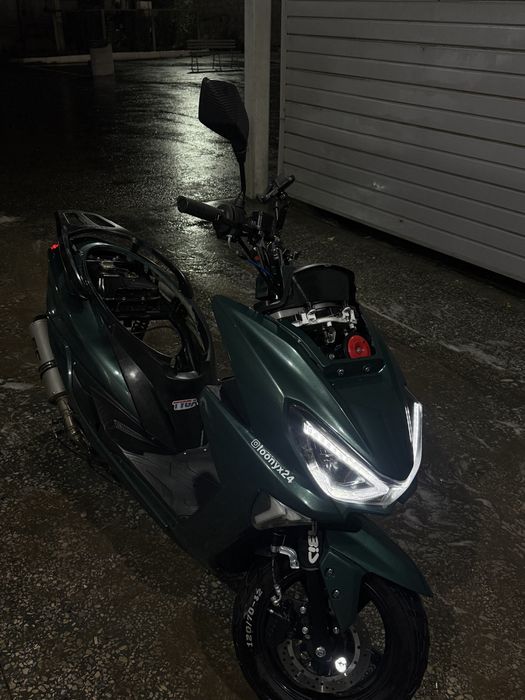 скутер Maxi 165cc