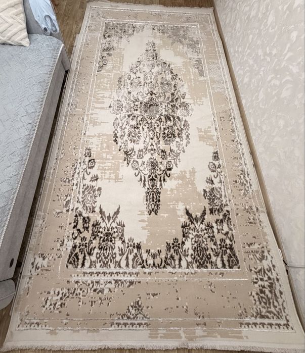 Продам НОВЫЙ ковер (размер 2х4 м)
