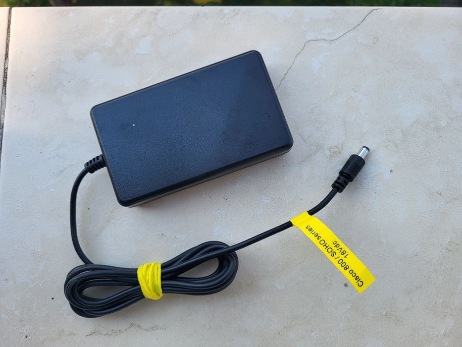 Alimentator 18V 0,8A mufa 5,5x2,5mm CISCO