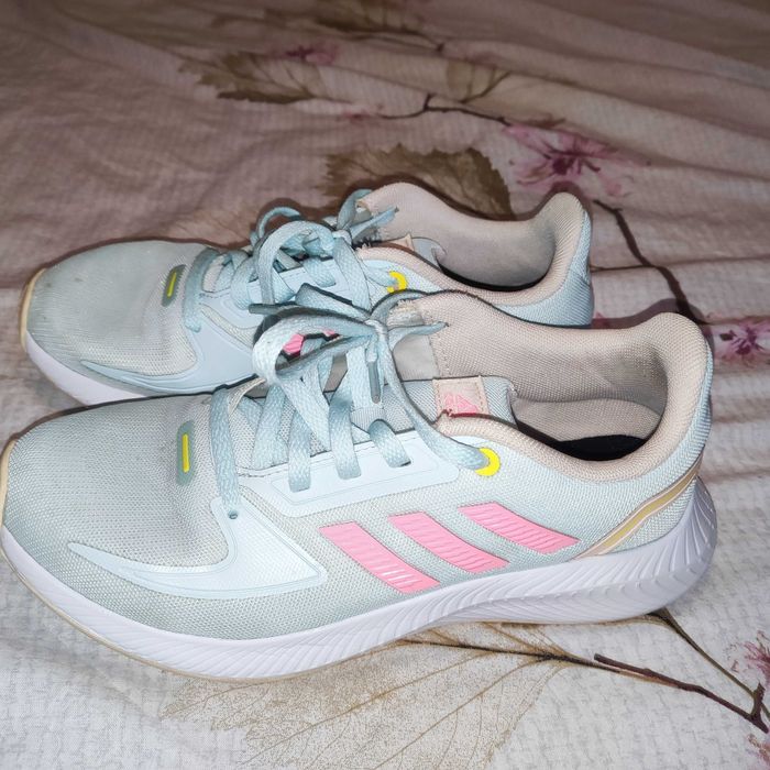 Маратонки Adidas Runfalcon 37.1/3 
23 - 23.5 см. стелка