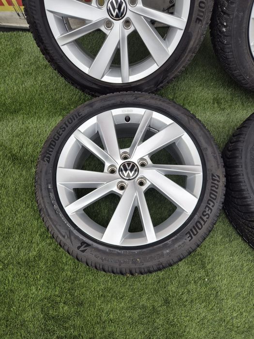 Jante ca noi R 17 5x112 Golf 8 cu 205 50 17 Bridgestone