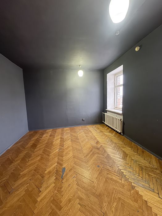 Продам здание 5 этажей.