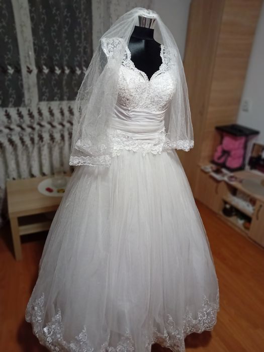 Vând rochie mireasa