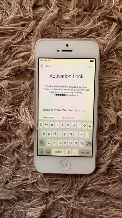 Iphone 5 - заключен apple акаунт