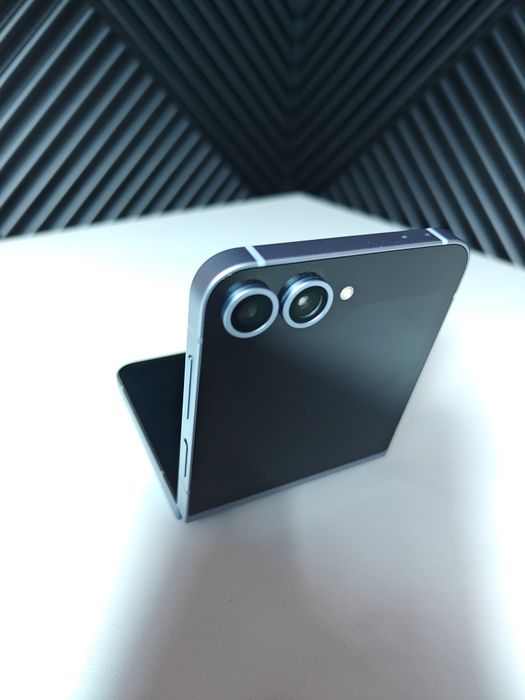 Samsung Galaxy Z Flip 6