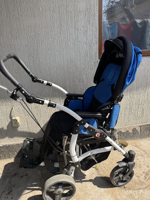 Коляска для детей с дцп