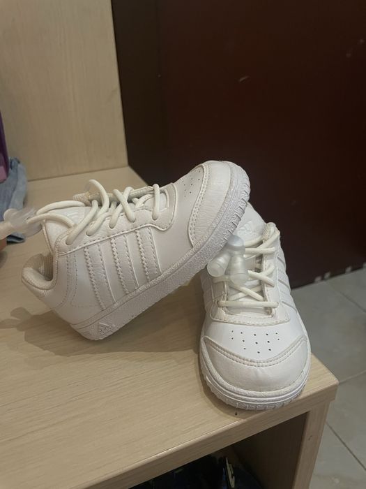 Adidas маратонки 23 1/2